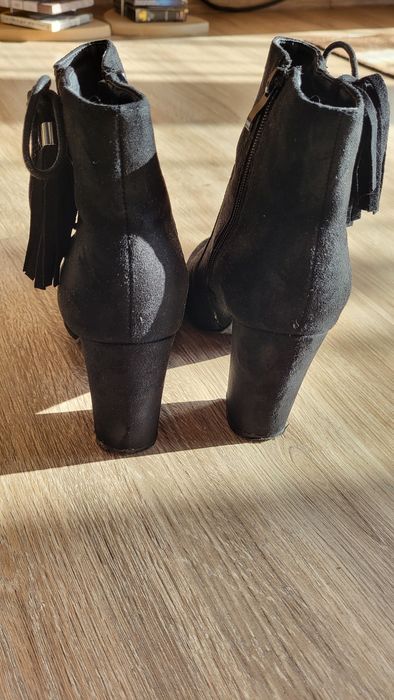 Buty botki koturny na zamek czarne