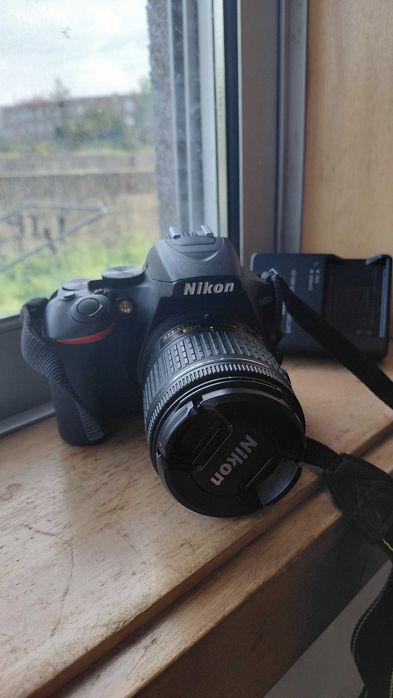 Máquina Nikon D3500