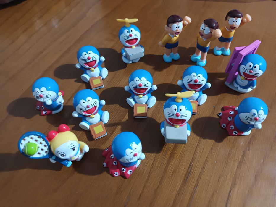 Conjunto vários bonecos ovos Kinder Surpresa antigos