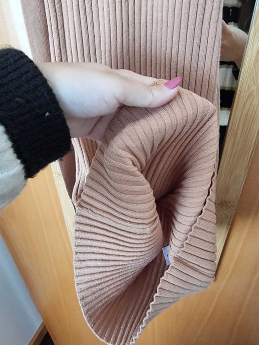 Vestido justo midi salmão Primark, tamanho 2XS - nunca usado