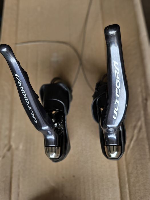 Klamkomanetki Ultegra 8025 kompaktowe.