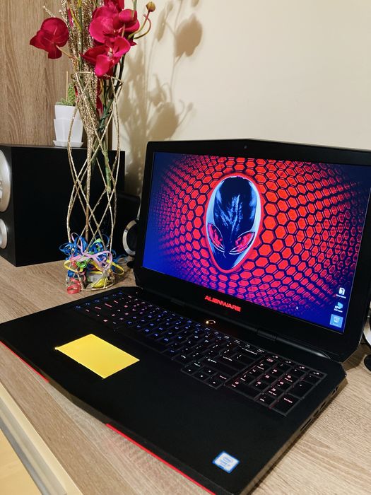 Ігровий ноутбук Alienware DELL