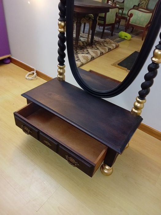 Espelho antigo de grande decoração