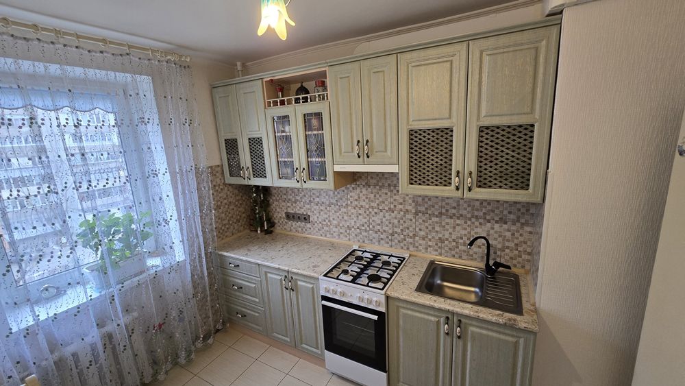 Продаж 3 кімнатна квартира  з ремонтом,  Центральний район, сертифікат