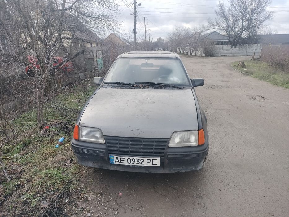 Продам срочно Опель кадет