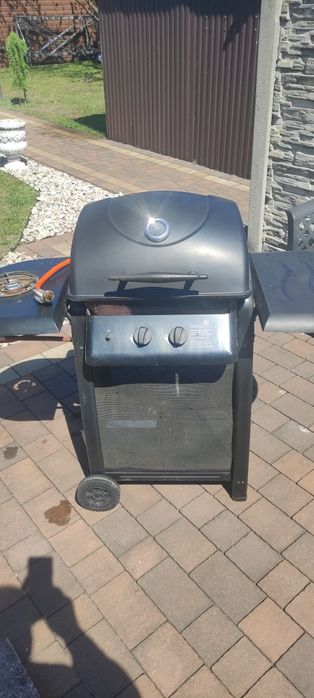 Grill gazowy dwupalnikowy