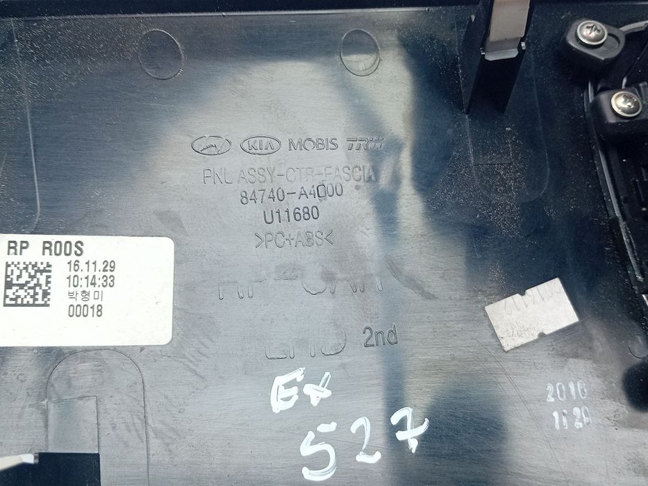 Moldura da consola central / rádio / aro KIA Carens IV