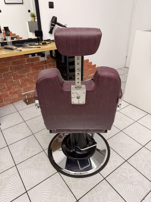 Fotel barberski – używany, stan idealny