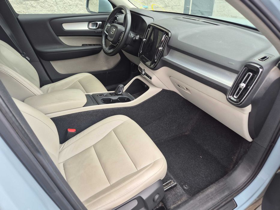 Volvo XC40 2.0 T5 uszkodzona skrzynia biegów