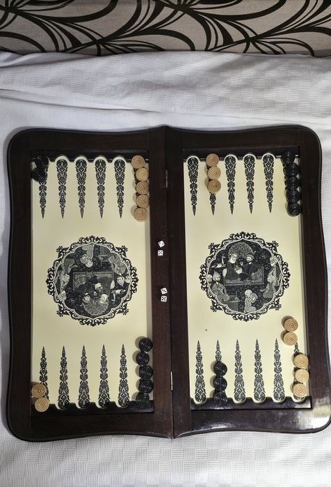 Нарды лакированные настольные