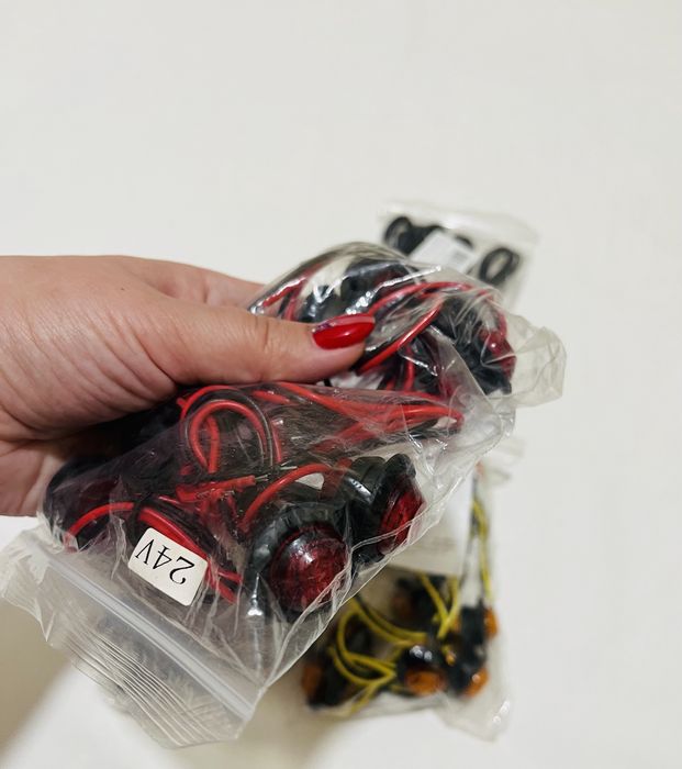 Лампочки Led габаритні світлодіоді габаритні вогні для вантажівок 24 V