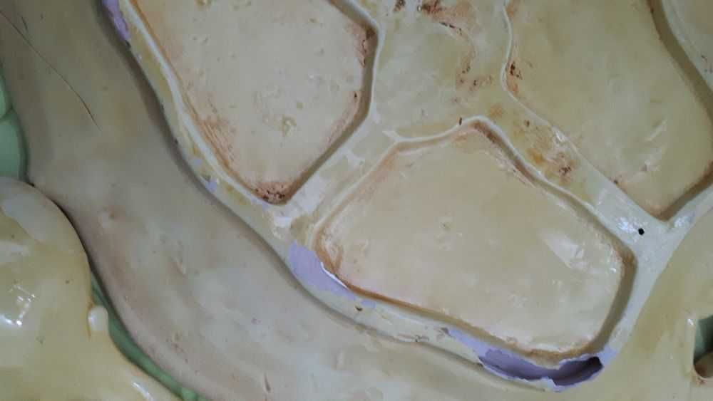 Terrina antiga com prato grande