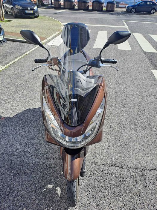 Honda PCX 125 com 38.000 km e excelente estado