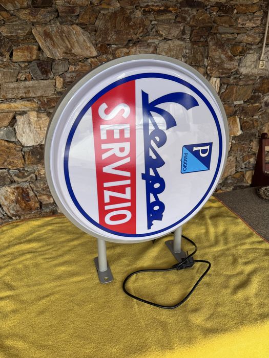 Luminoso Vespa Servizio