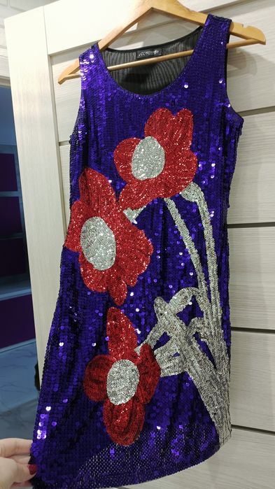 Продам платье пайетки 44 46 р.