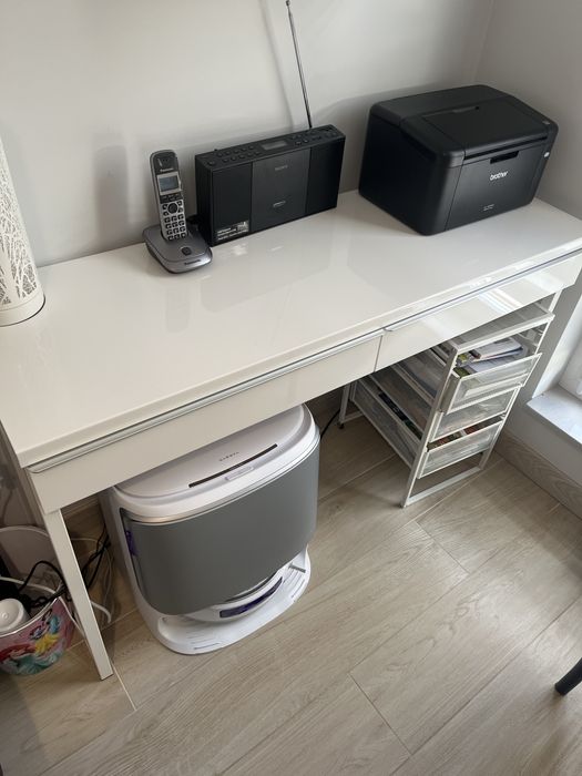 Biała konsola/biurko Ikea