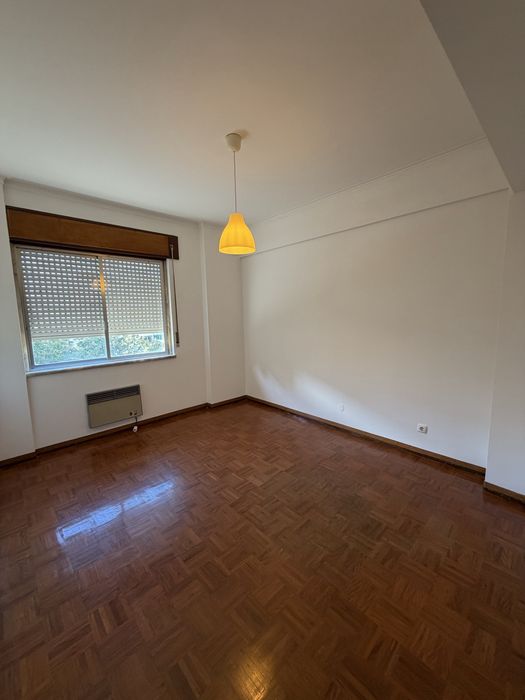 T3+1 c/2 casas de banho na Portela