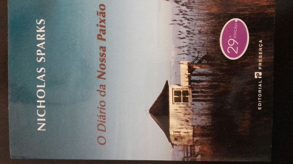 Livro quase novo .