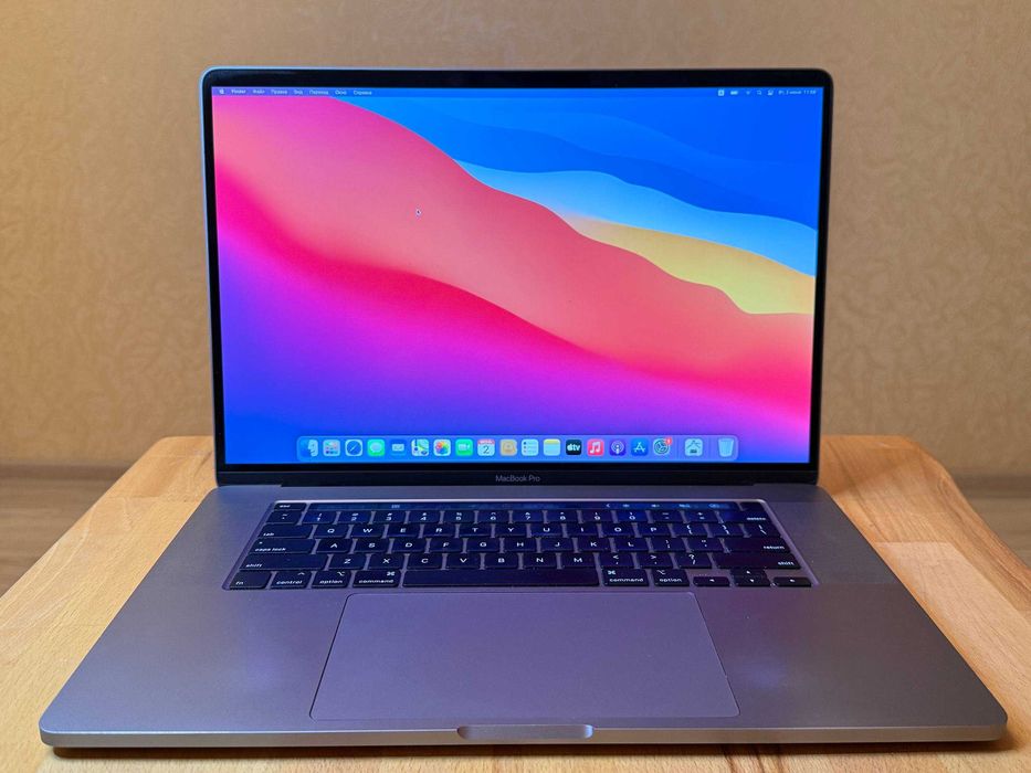 MacBook Pro 16' 2019 16 ram 512 ssd i7