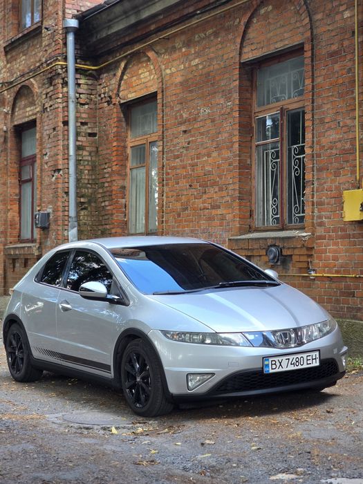 Продам Honda civic 5d 1.8газ бензин