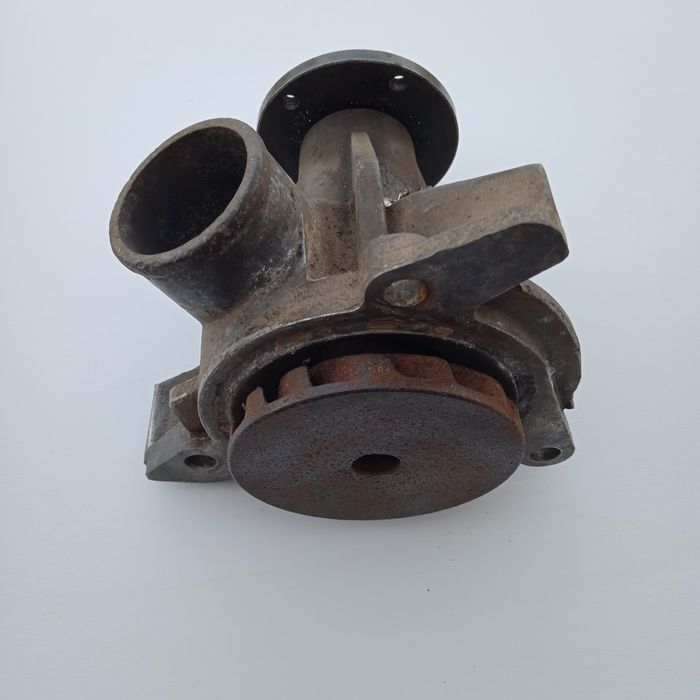 Помпа для двигуна BMW 324d,524d.