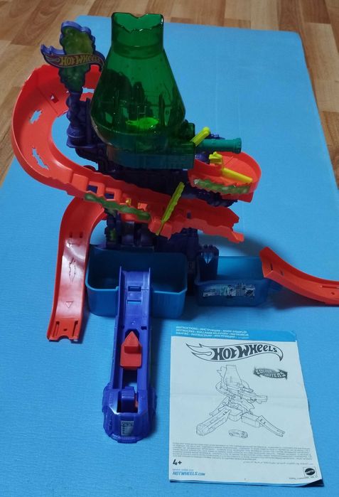 Трек "Наукова лабораторія "Вибух кольорів" Hot Wheels
