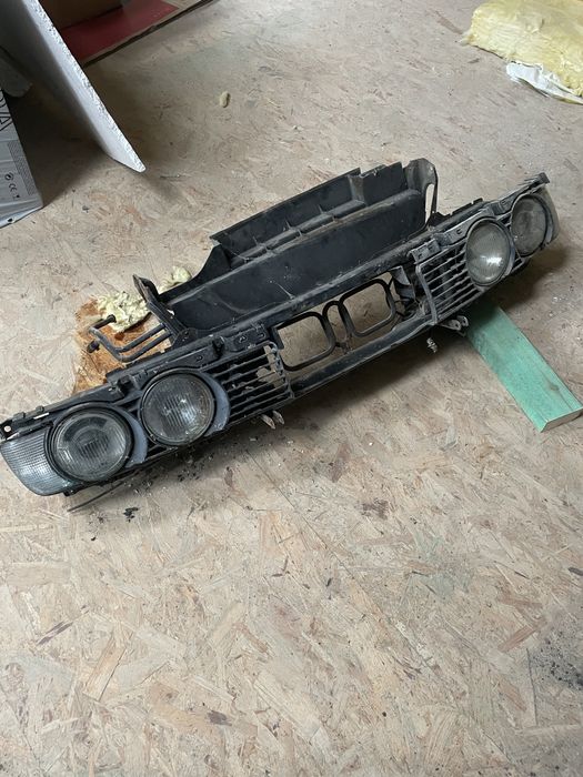 Bmw e34 komplet pas przedni Hella Shadow linie
