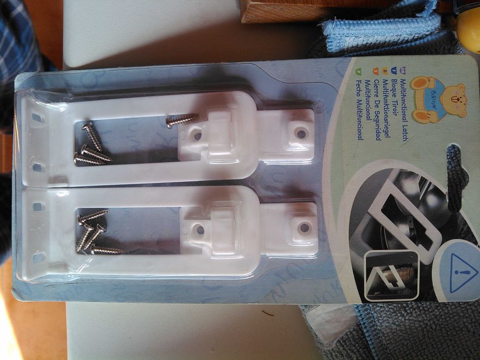 Fecho Multifuncional Toys r US para portas e gavetas novo