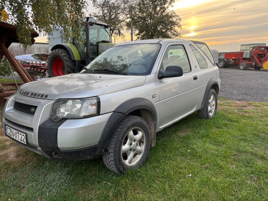 Land Rover Freelander Stan auta średni. Dwa komplety opon: lato, zima. Cena do negocjacji.