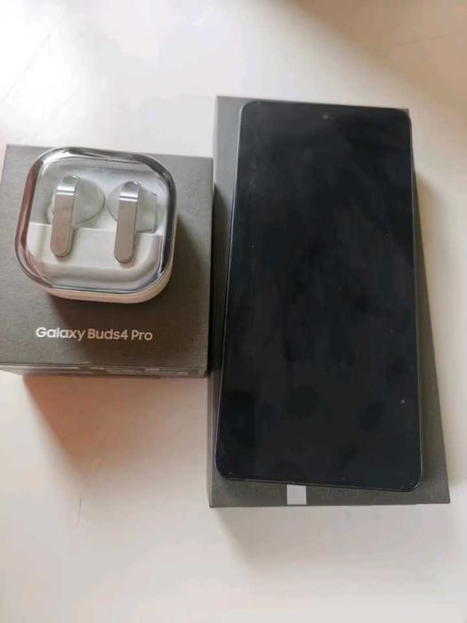 Samsung Galaxy S26 Ultra & Galaxy Buds4 Pro