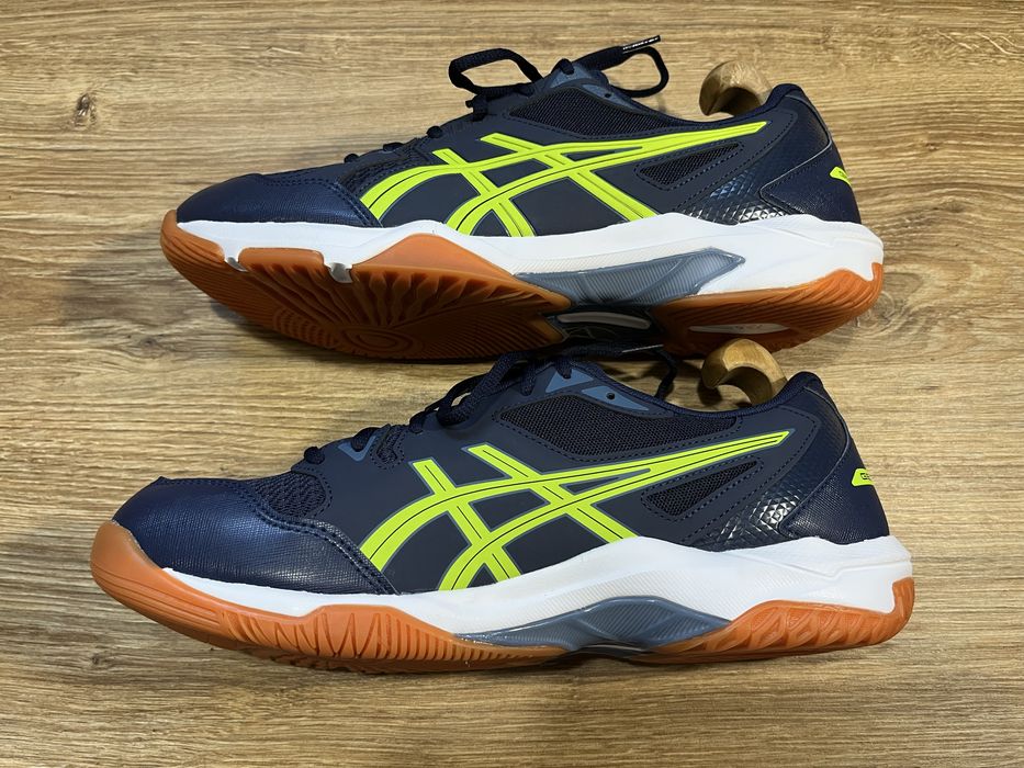 КРОСІВКИ ASICS Men's Gel-Rocket 10 Нові. Розмір 46(29 см.)
