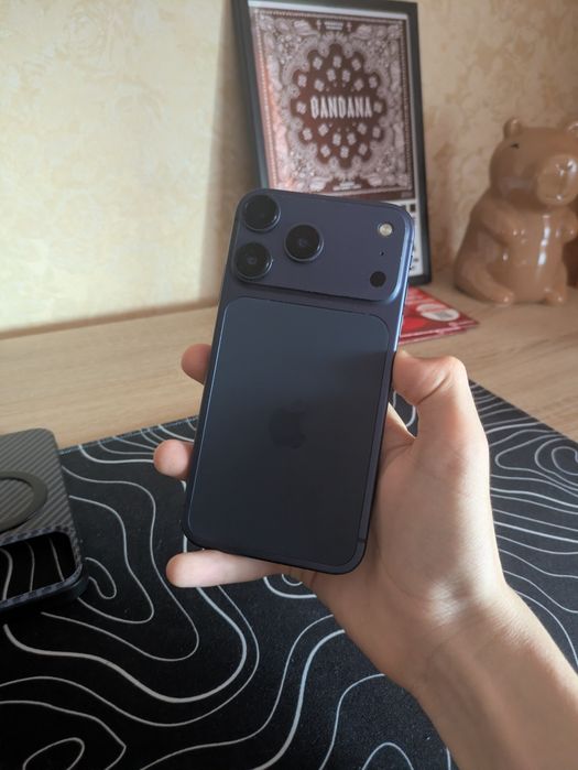 iPhone xr (128gb 17 pro)