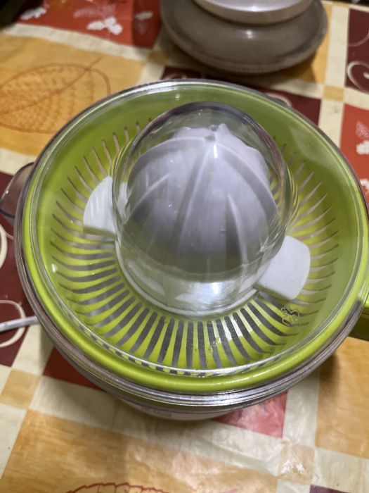 Espremedor elétrico Ufesa Activa com tampa e filtro