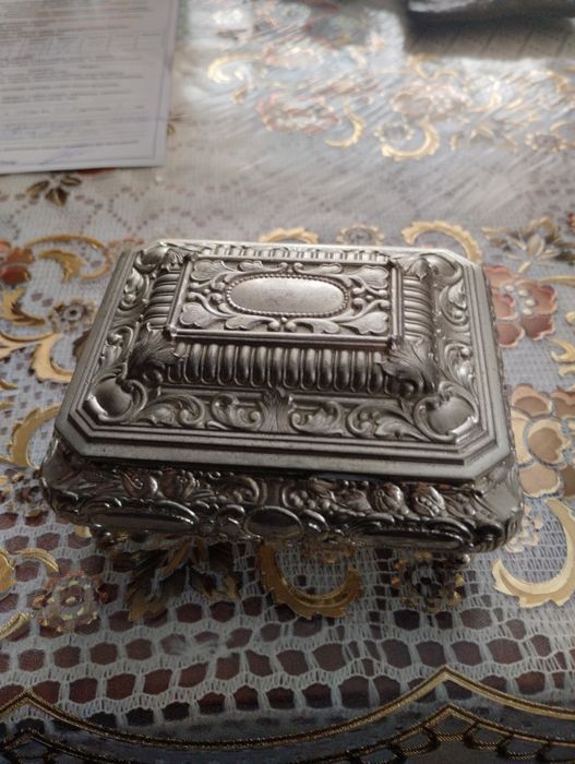 Скринька для прикрас