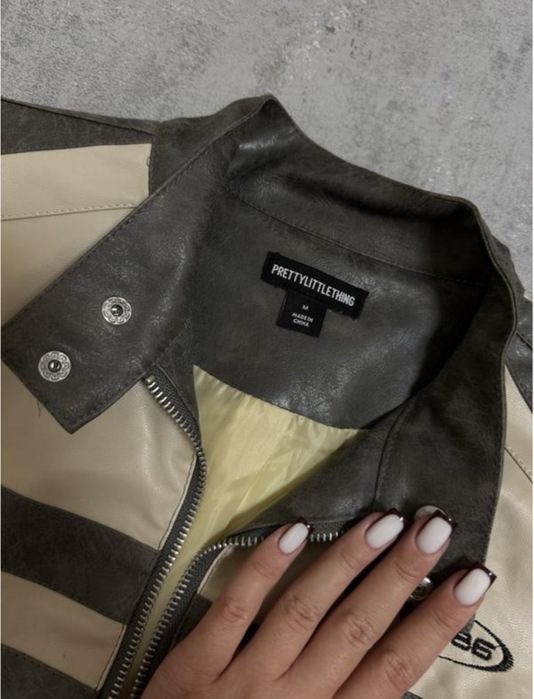 Шкіряна куртка в стилі moto jacket від бренду Prettylittlething