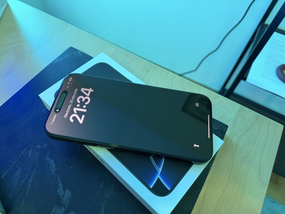 Iphone 16 pro max czarny