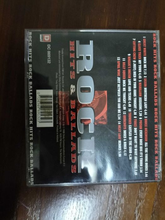 CD Rock Hits and Ballads em ótimo estado.