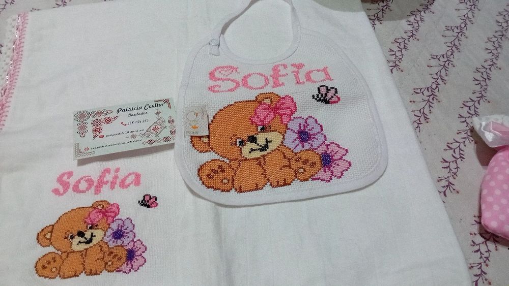 Fralda e babete bordada
