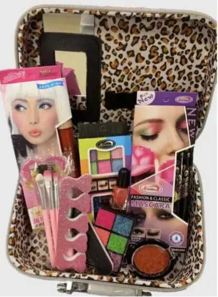 Детская косметика в чемодане "Тик-Ток"- два цвета.