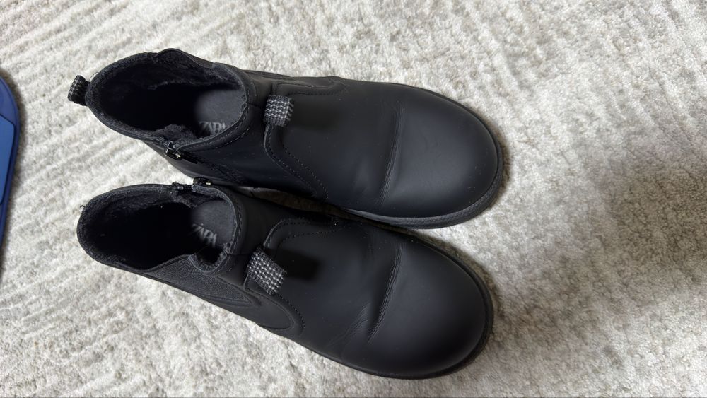 Дитячі челсі Zara стан нових. Не промокають, демі