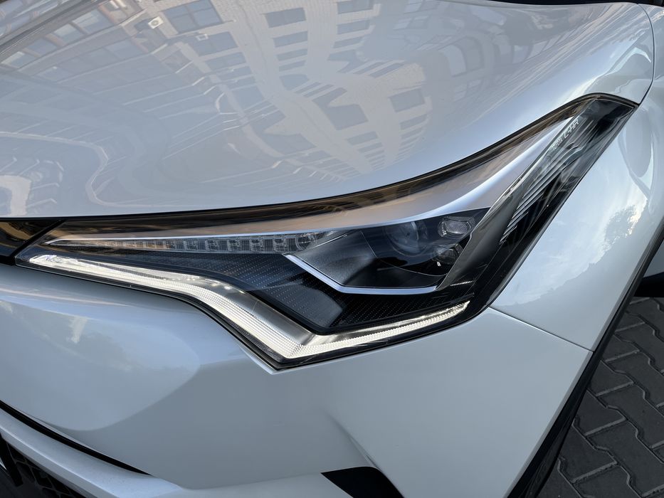 Toyota C-HR 2019 офіційна