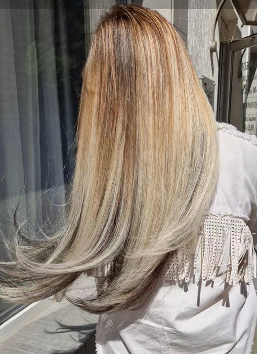 Мікрокапсульне нарощення волосся італійською технологією