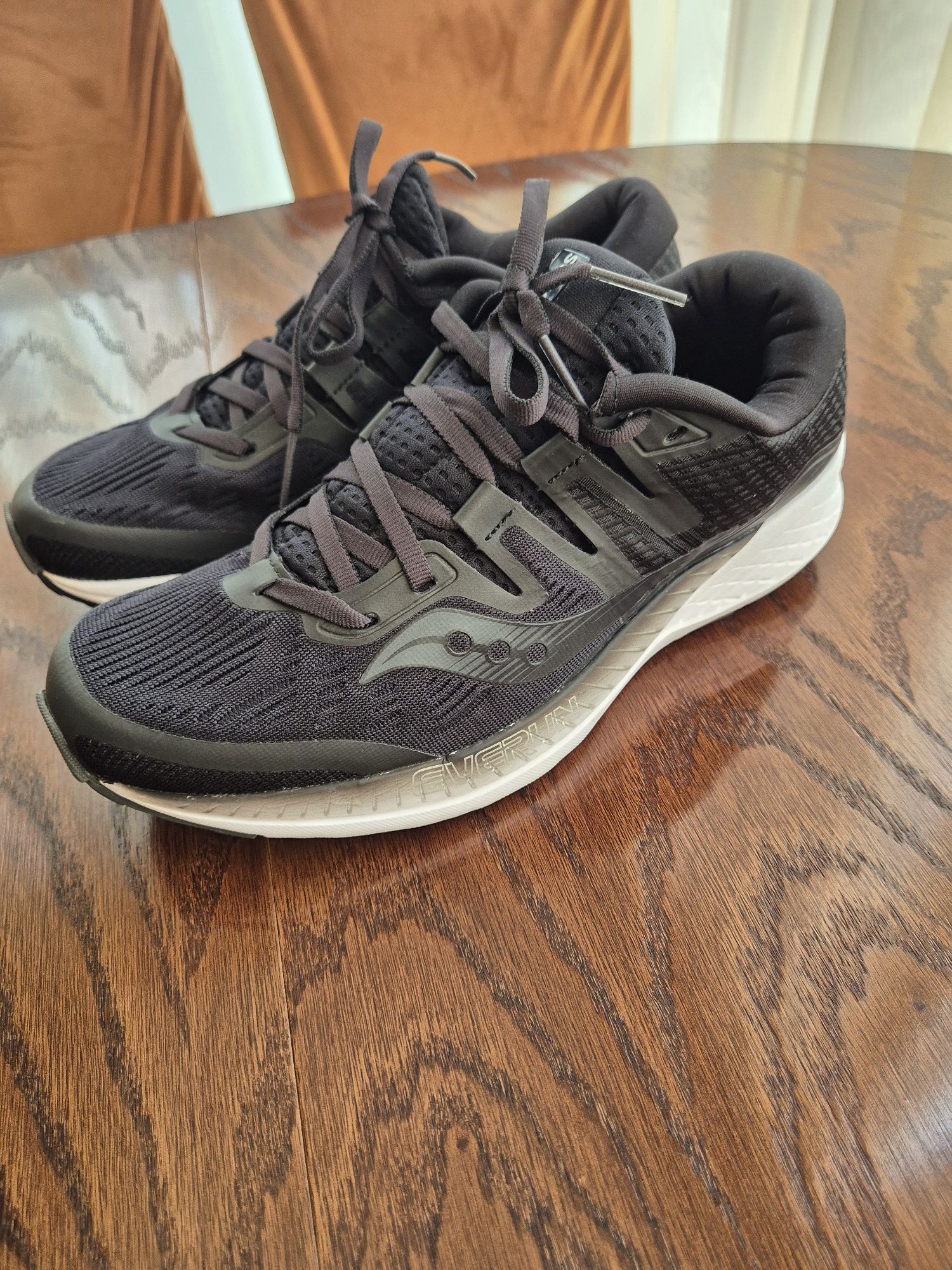 Saucony iso series original 41. 1 025 Olx