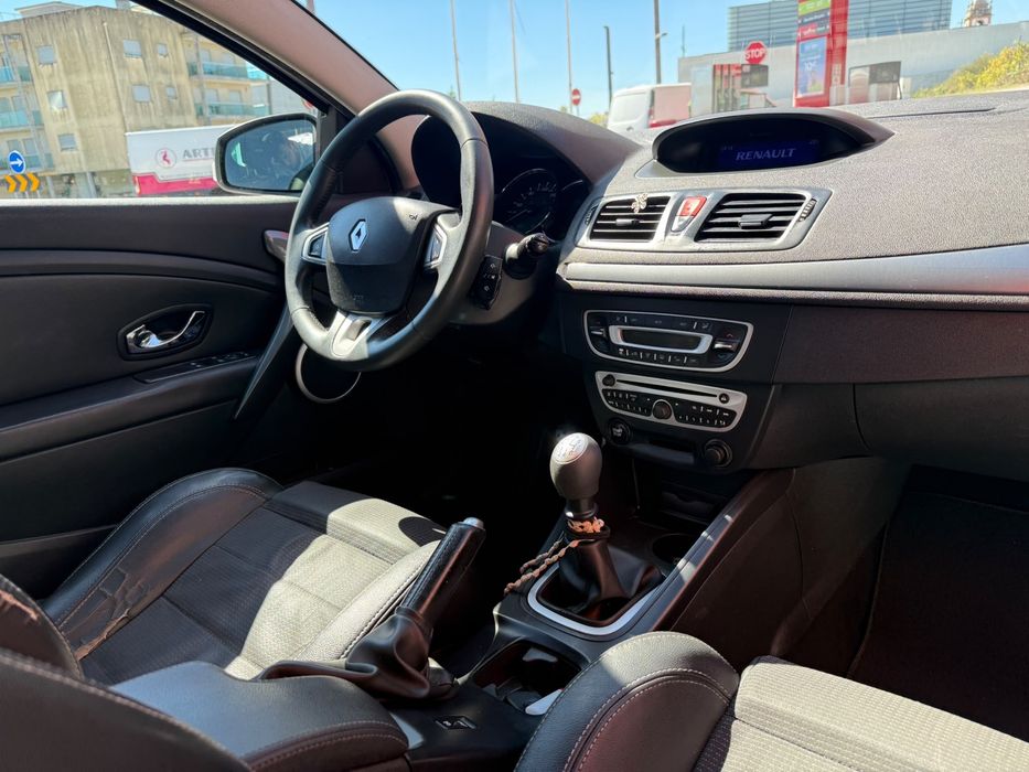 Renault Mégane III Coupé GT Line 1.5 dCi 110 cv – 2012 foto 4