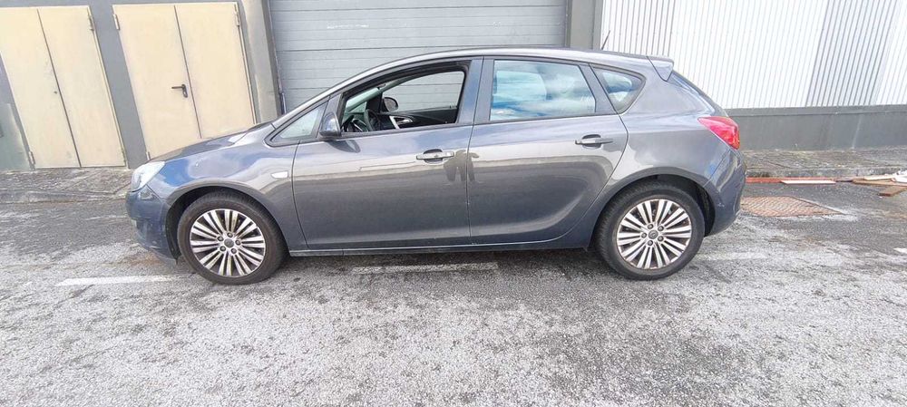 Opeal astra j disel 1.7 2013