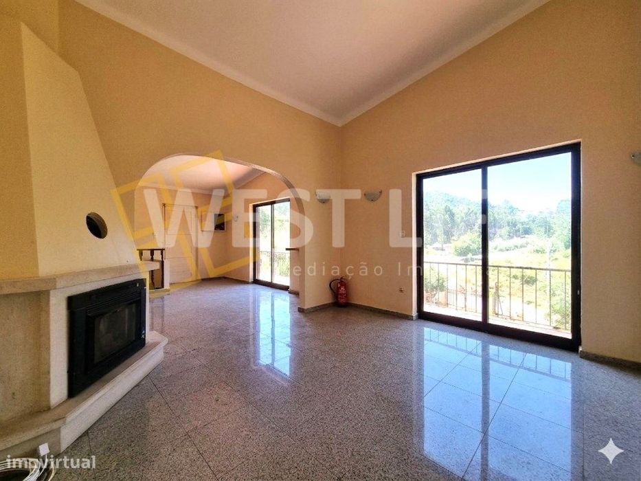 Moradia T2+2 Suítes Independentes e Terreno com Potencial Construti...