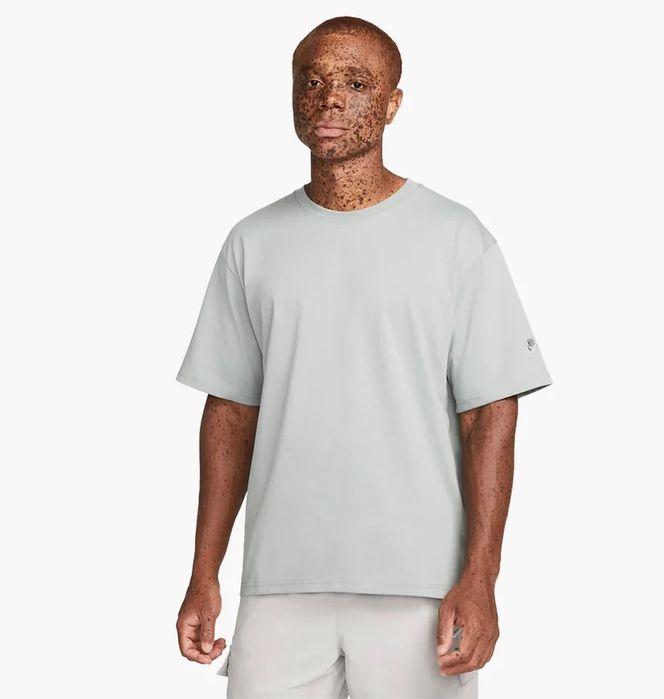 Футболка чоловіча Nike Sportswear Tech Pack Grey Fb4395-330