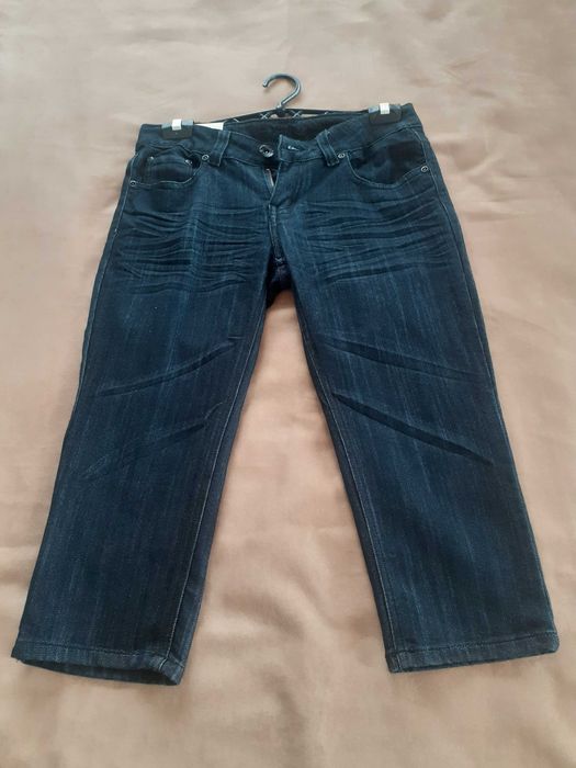 Spodnie jeans 3/4 damskie rozm. 40 - 10 pln.