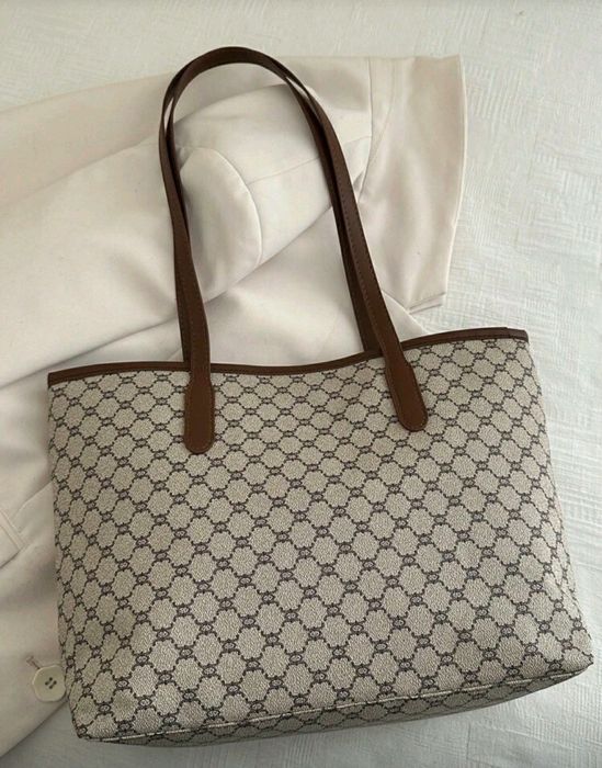 Vendo Mala bege (padrão elegante)