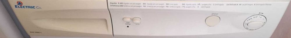 Máquina de lavar roupa branca